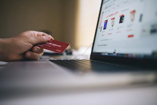 How Younger Adults Can Take Their First Step into Ecommerce