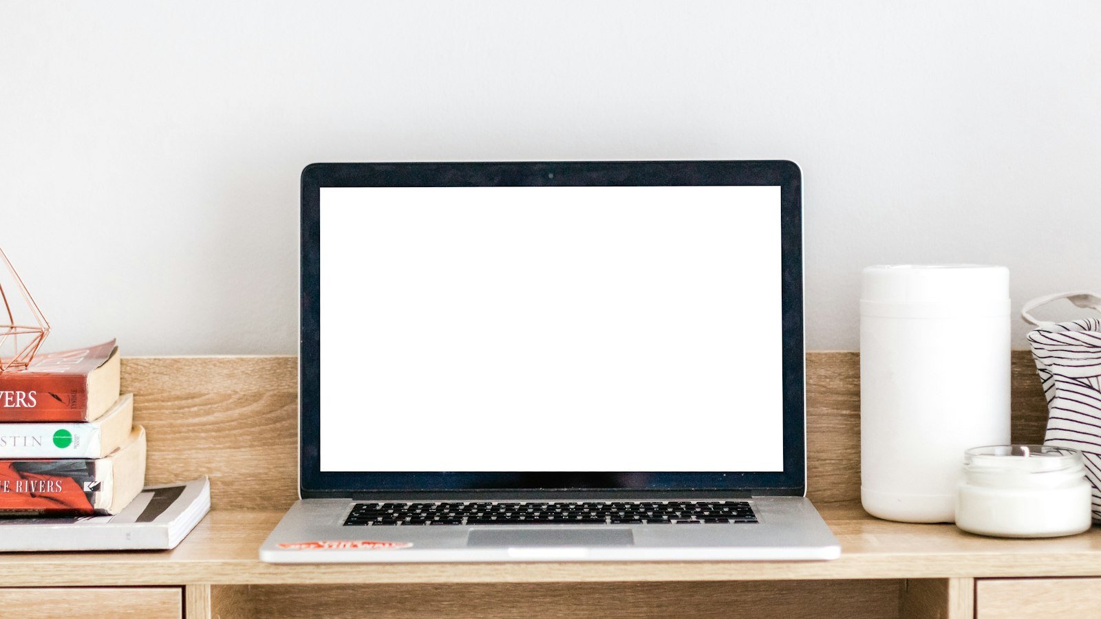 Affiliate marketing for beginners: turned-on MacBook on desk